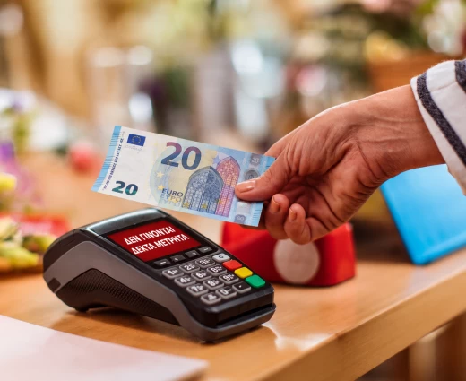 Η αντίφαση των μετρητών, οι cashless επιχειρήσεις και η θεσμική ασυμμετρία